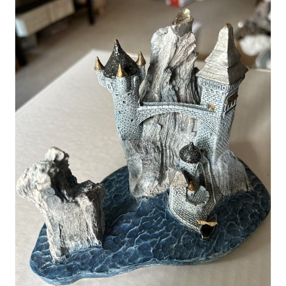 The Enchanted Kingdoms Castle John Hopkins Hand Painted Limited 2500 made - 1994 - Picture 4 of 7